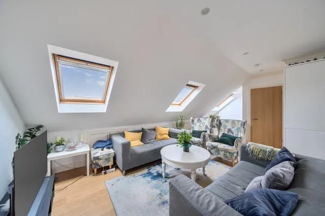 Kingsgate Avenue, London, N3, photo 3