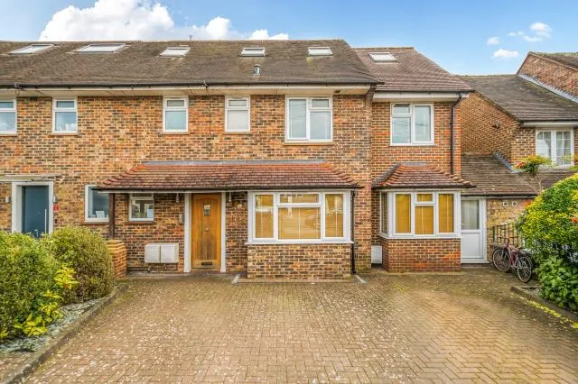 2 bed property for sale, Kingsgate Avenue, London, N3