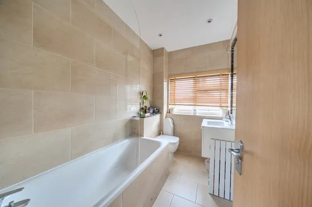 Kingsgate Avenue, London, N3, photo 8