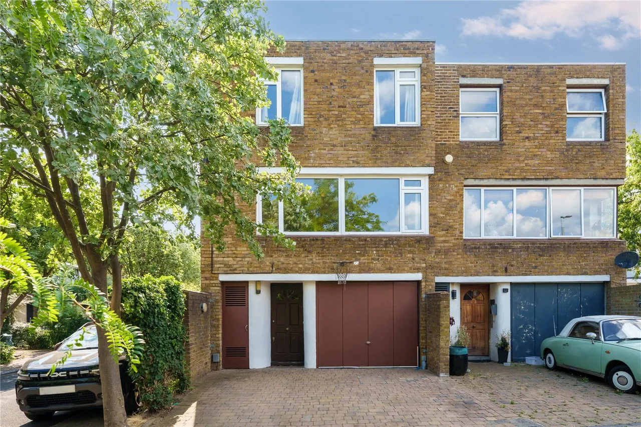 5 bed house for sale — Kingslawn Close, London, SW15