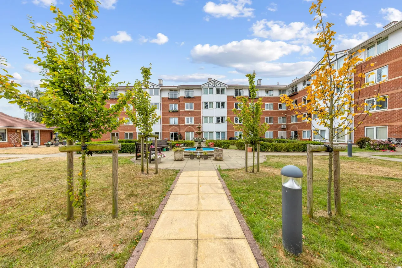 2 bed flat for sale — Ryfields Village Arena Gardens, Warrington, Warrington, WA2 7GD