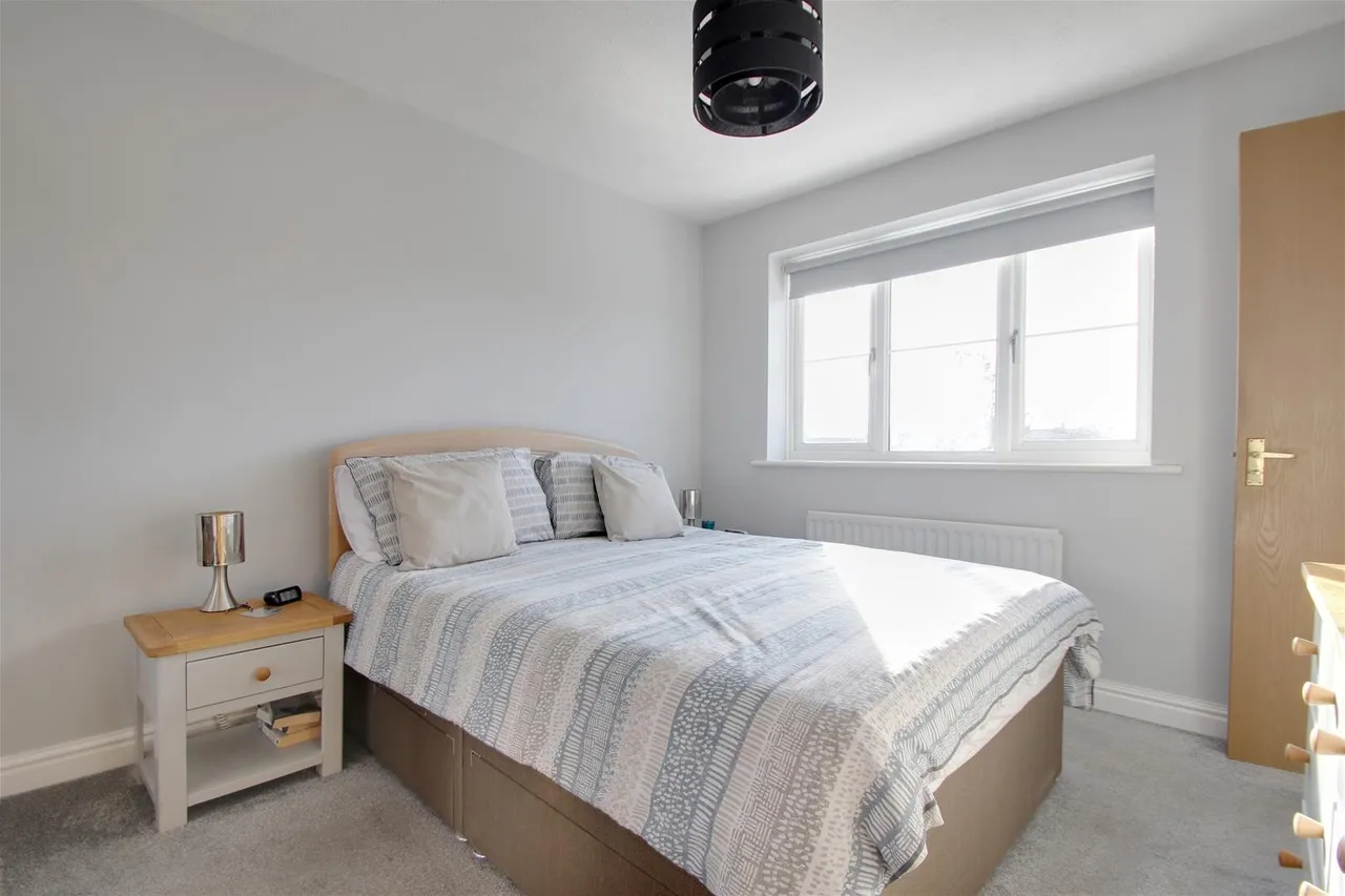 Glebeside Close, Worthing, photo 11