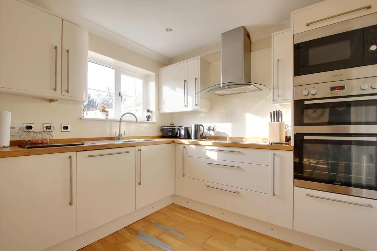 Glebeside Close, Worthing, photo 7