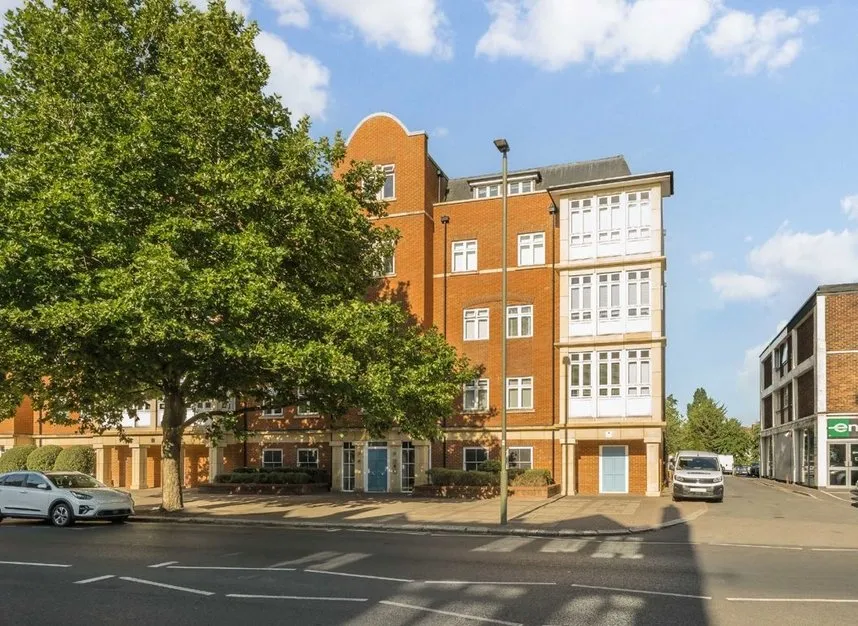High Road, Finchley, N12, photo 6