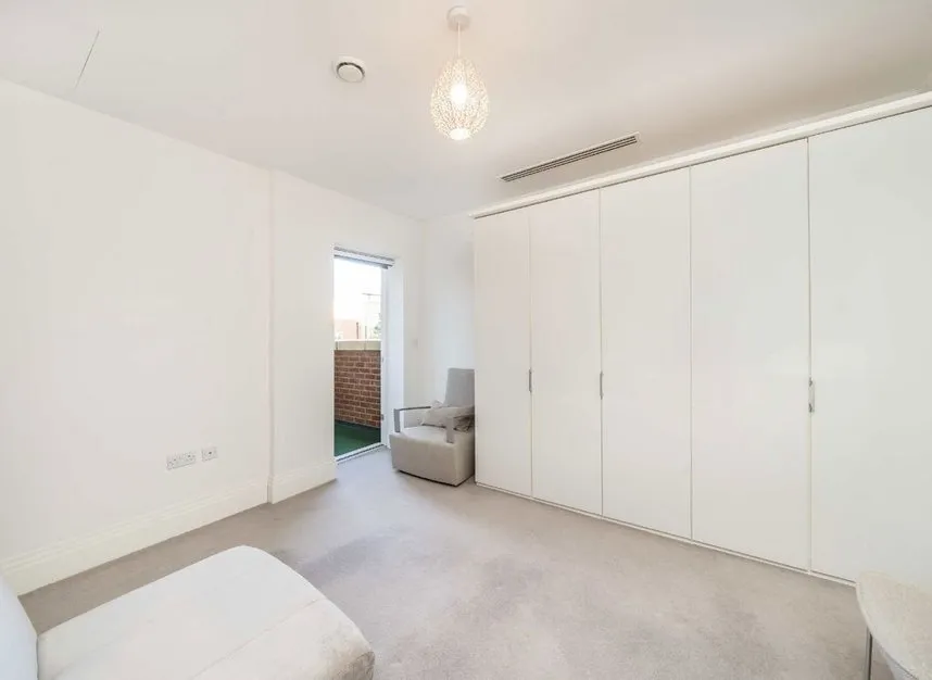 High Road, Finchley, N12, photo 4