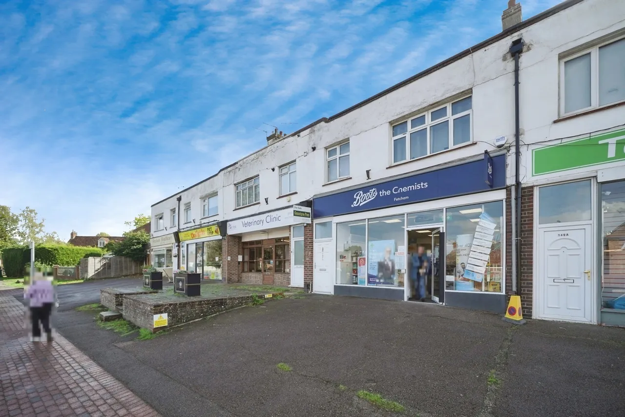 Cobham Road, Fetcham, KT22, photo 13