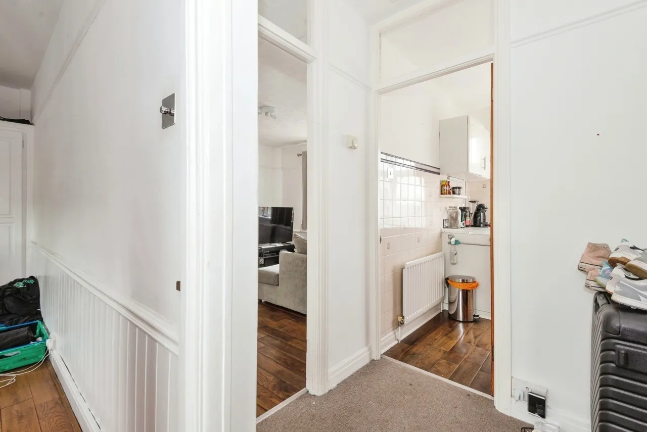 Cobham Road, Fetcham, KT22, photo 8