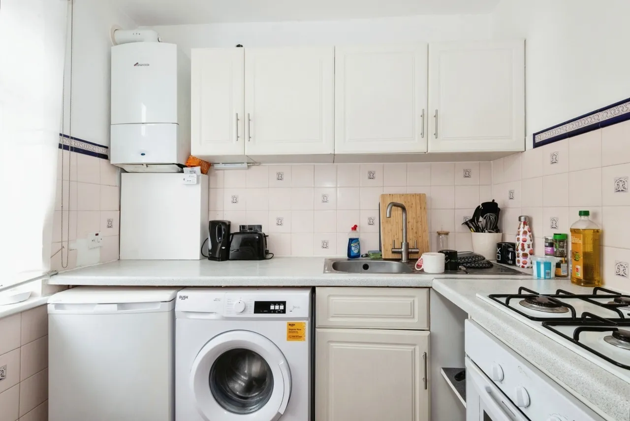 Cobham Road, Fetcham, KT22, photo 9