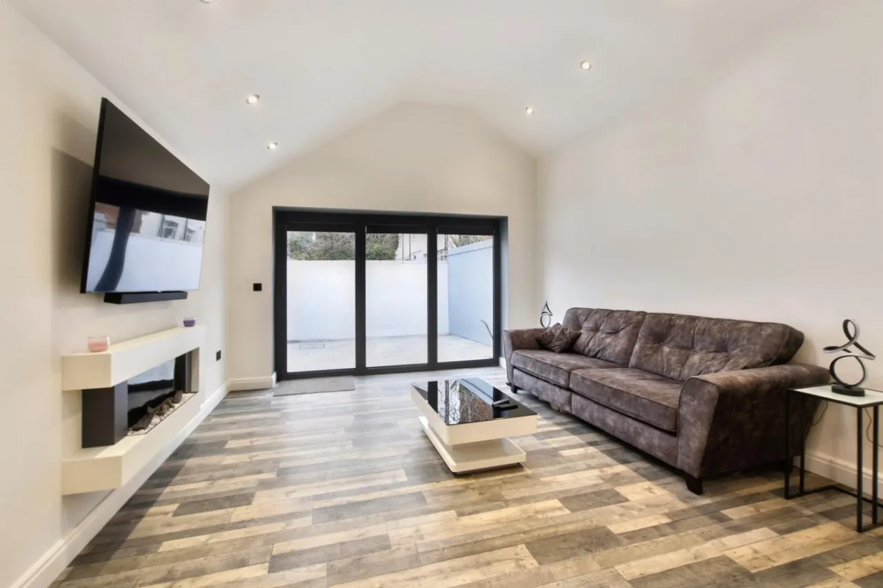Hengrove Avenue, Bristol, photo 6