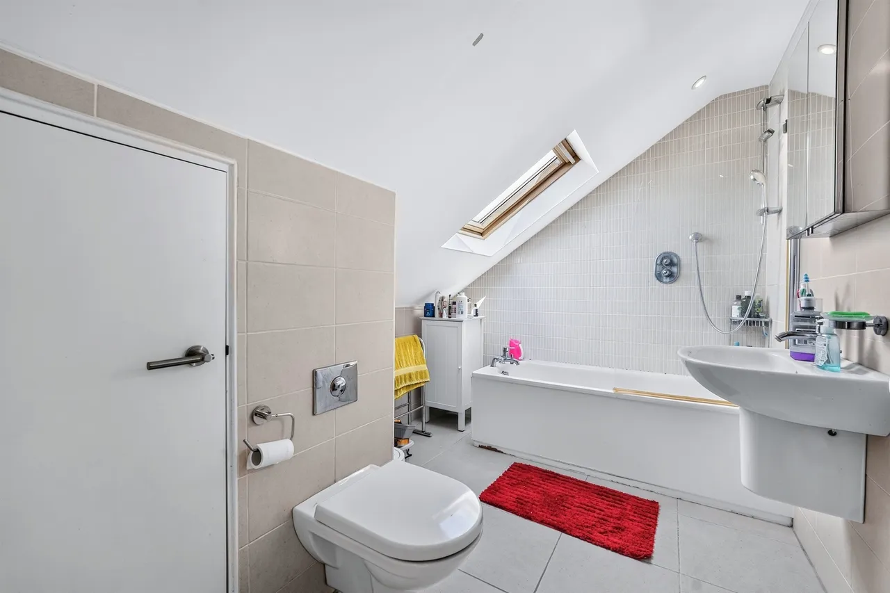 Lavenham Road, London, SW18, photo 6
