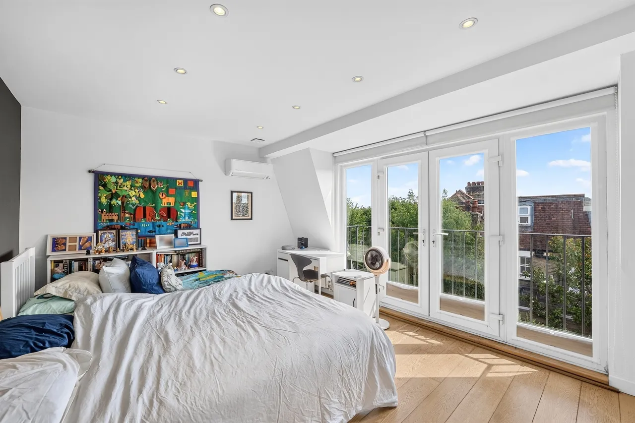 Lavenham Road, London, SW18, photo 4