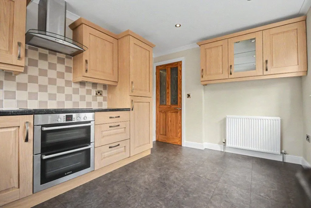 South Lane, Netherton, WF4, photo 10