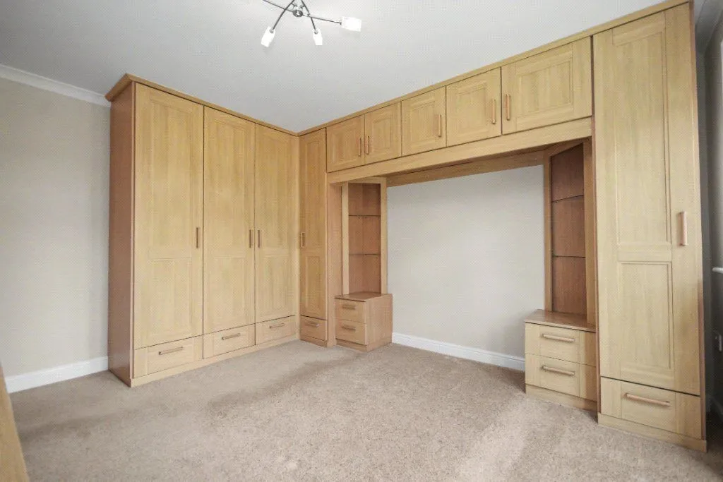 South Lane, Netherton, WF4, photo 12