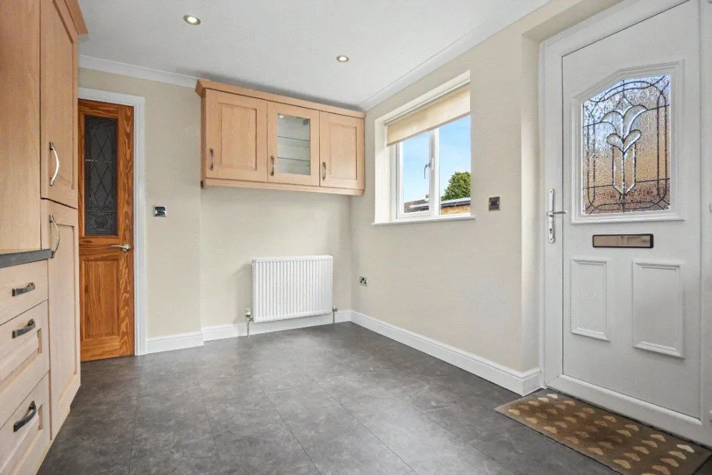South Lane, Netherton, WF4, photo 11