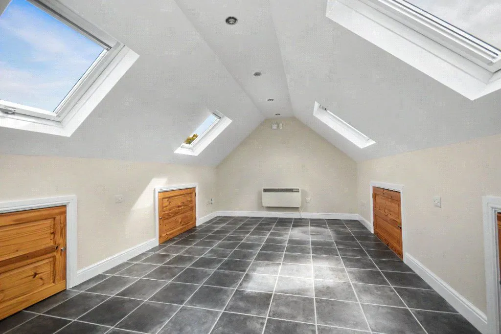 South Lane, Netherton, WF4, photo 8