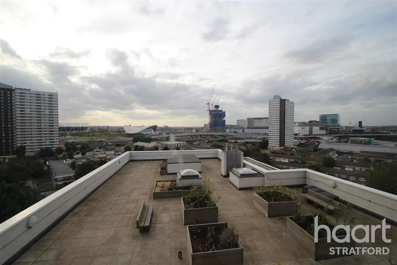 Stratford High Street, E15, photo 12