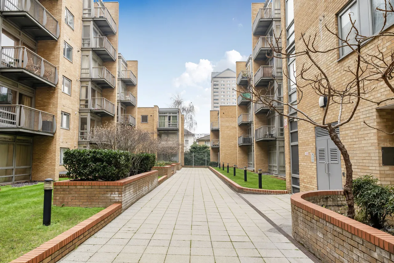 84 Gainsborough House, Cassilis Road, London, photo 6