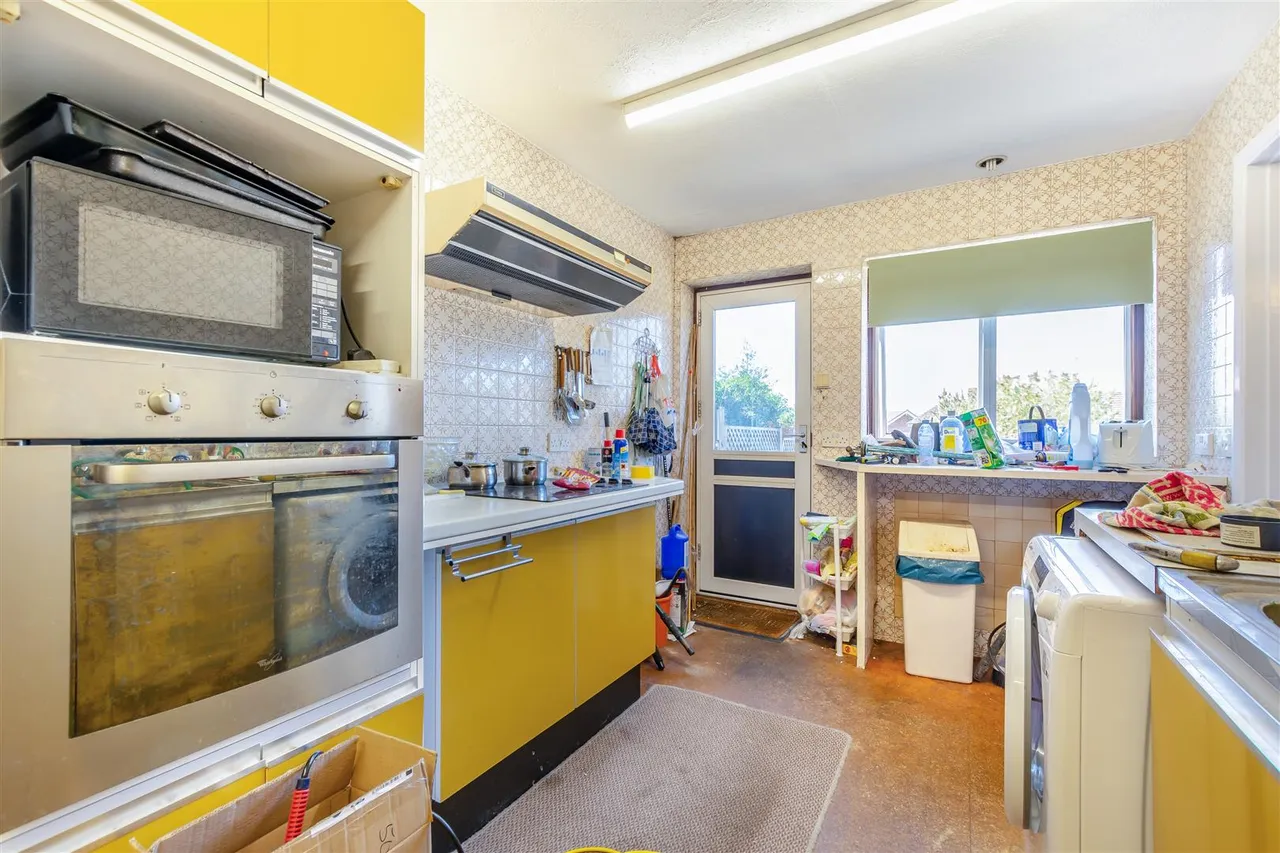 Plover Road, Larkfield, photo 4