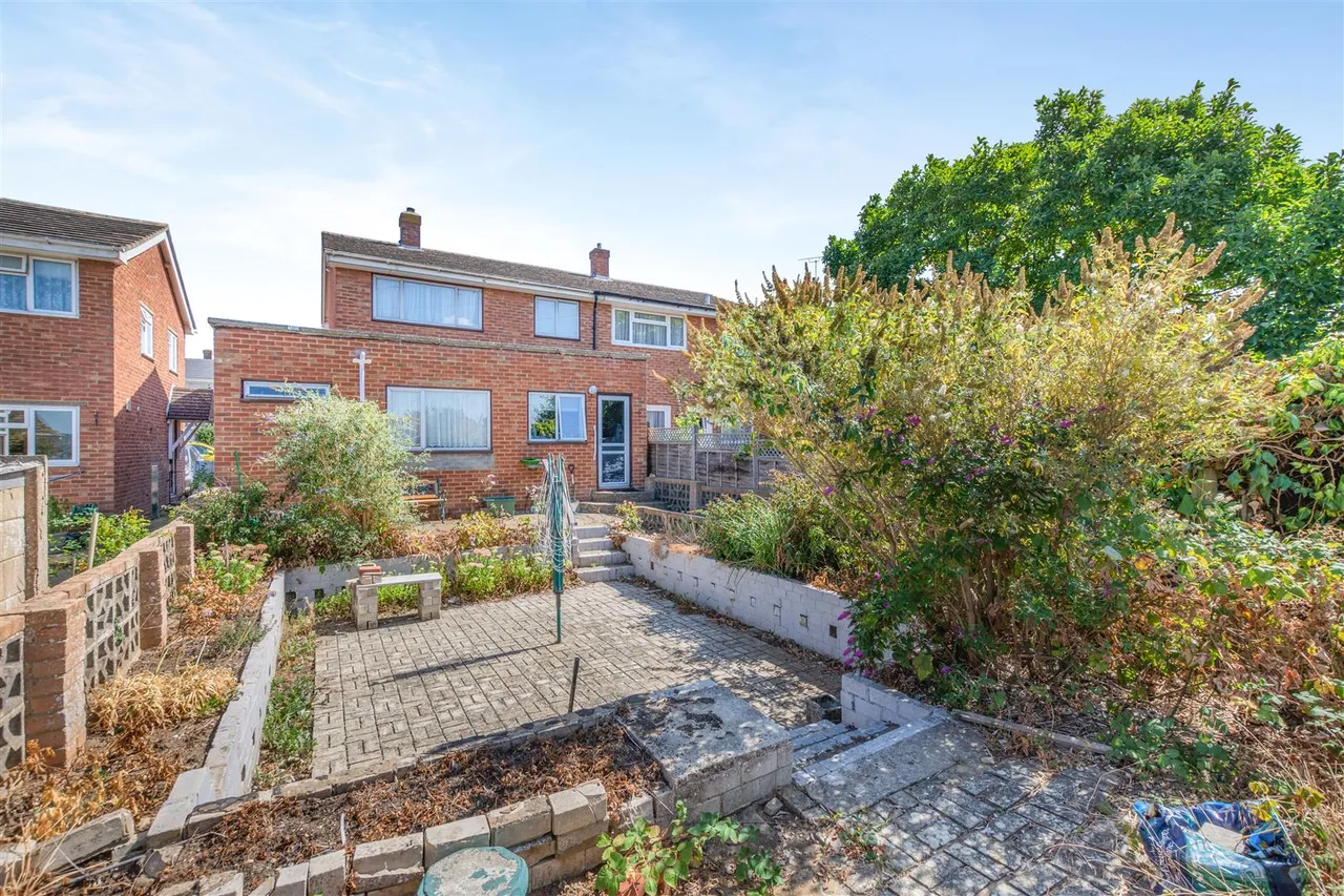 Plover Road, Larkfield, photo 16