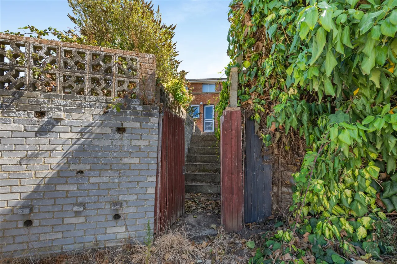 Plover Road, Larkfield, photo 18