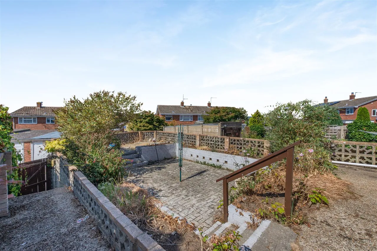 Plover Road, Larkfield, photo 5