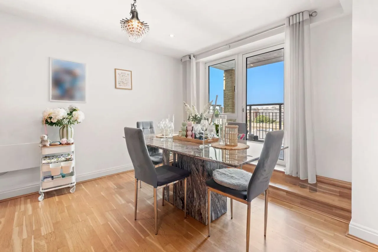 Oyster Wharf, 18 Lombard Road, London, SW11 3RT, photo 5