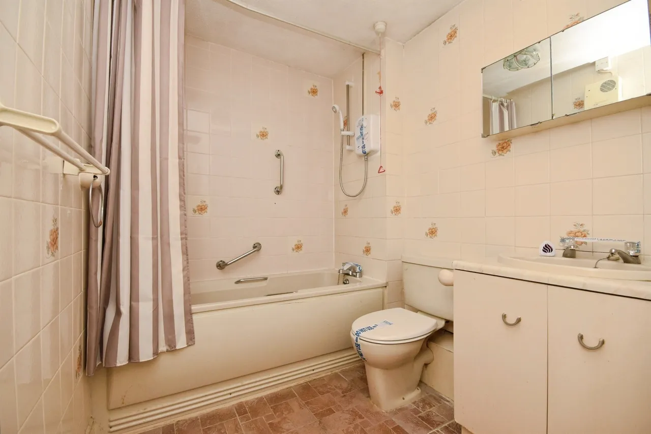 Uplands Road, Warley, CM14, photo 13