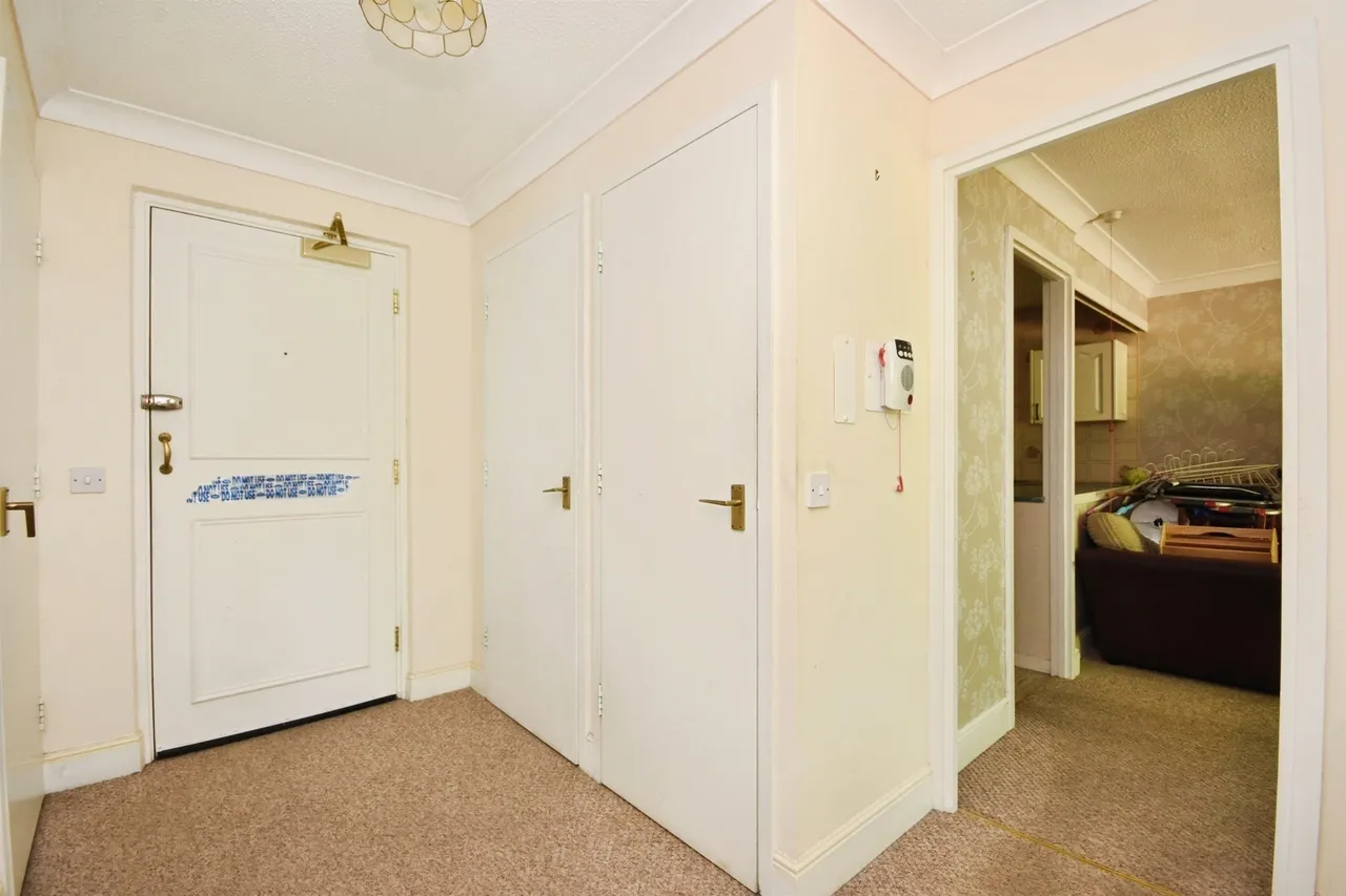 Uplands Road, Warley, CM14, photo 3