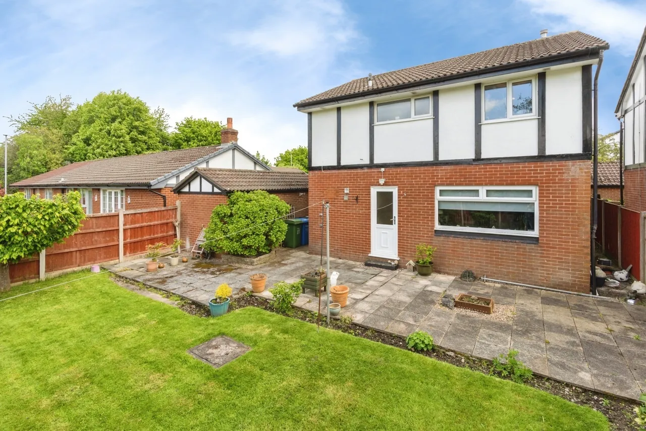 Gables Close, Fearnhead, Warrington, Cheshire, WA2, photo 9