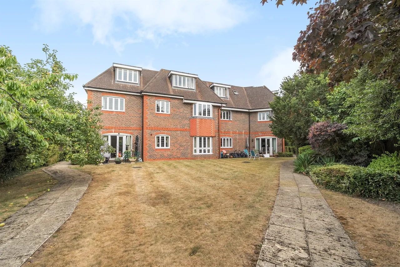 Shoppenhangers Road, Maidenhead, photo 12
