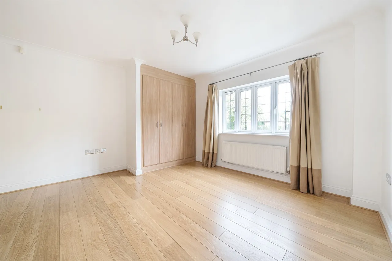 Shoppenhangers Road, Maidenhead, photo 6