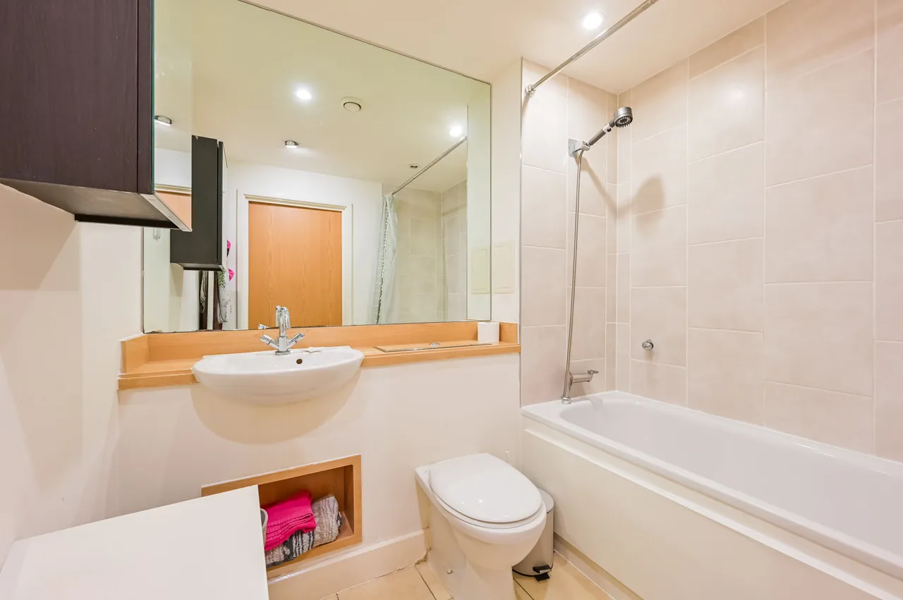 Flat 13, 43 Devons Road, London, photo 6