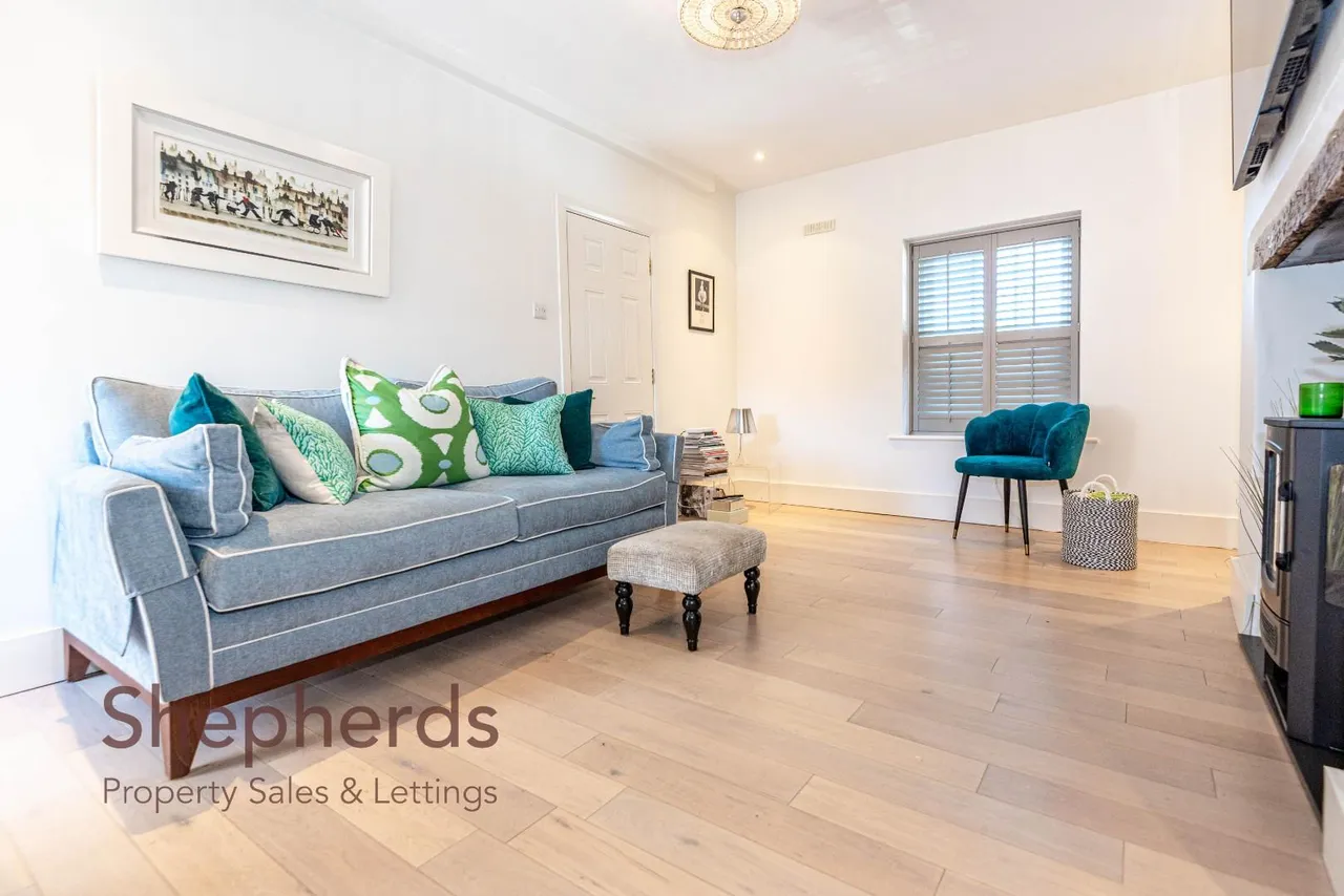 The Square, Wormley, EN10, photo 28