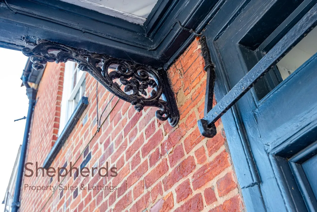 The Square, Wormley, EN10, photo 27