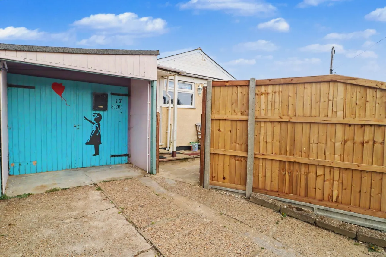 Scratby Crescent, Scratby, photo 17