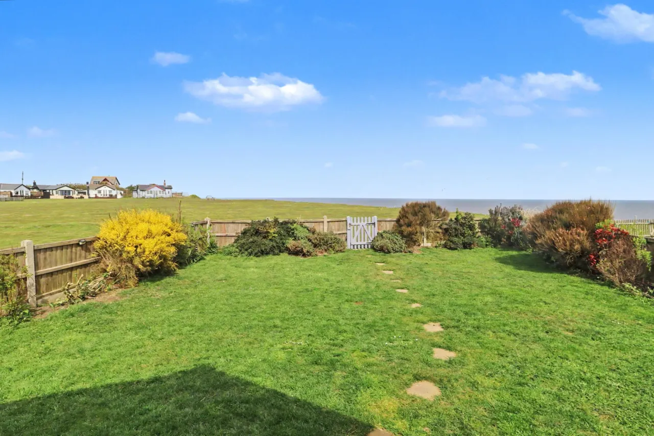 Scratby Crescent, Scratby, photo 2