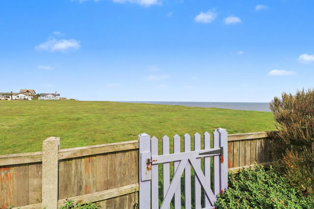 Scratby Crescent, Scratby, photo 15