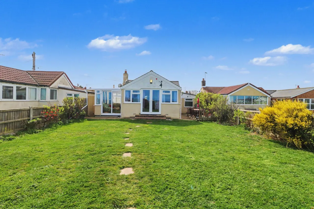 2 bed property for sale, Scratby Crescent, Scratby
