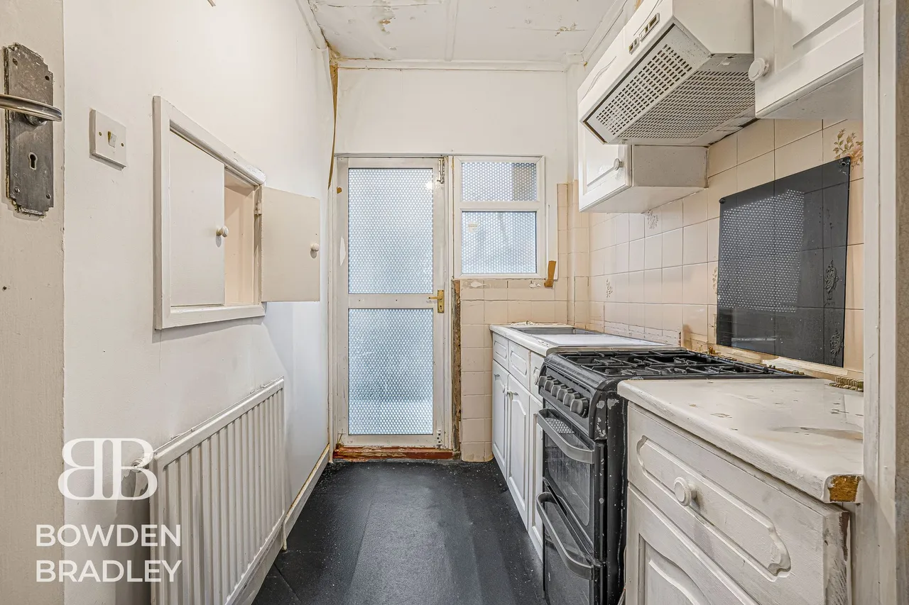 Tiverton Avenue, Clayhall, IG5, photo 3