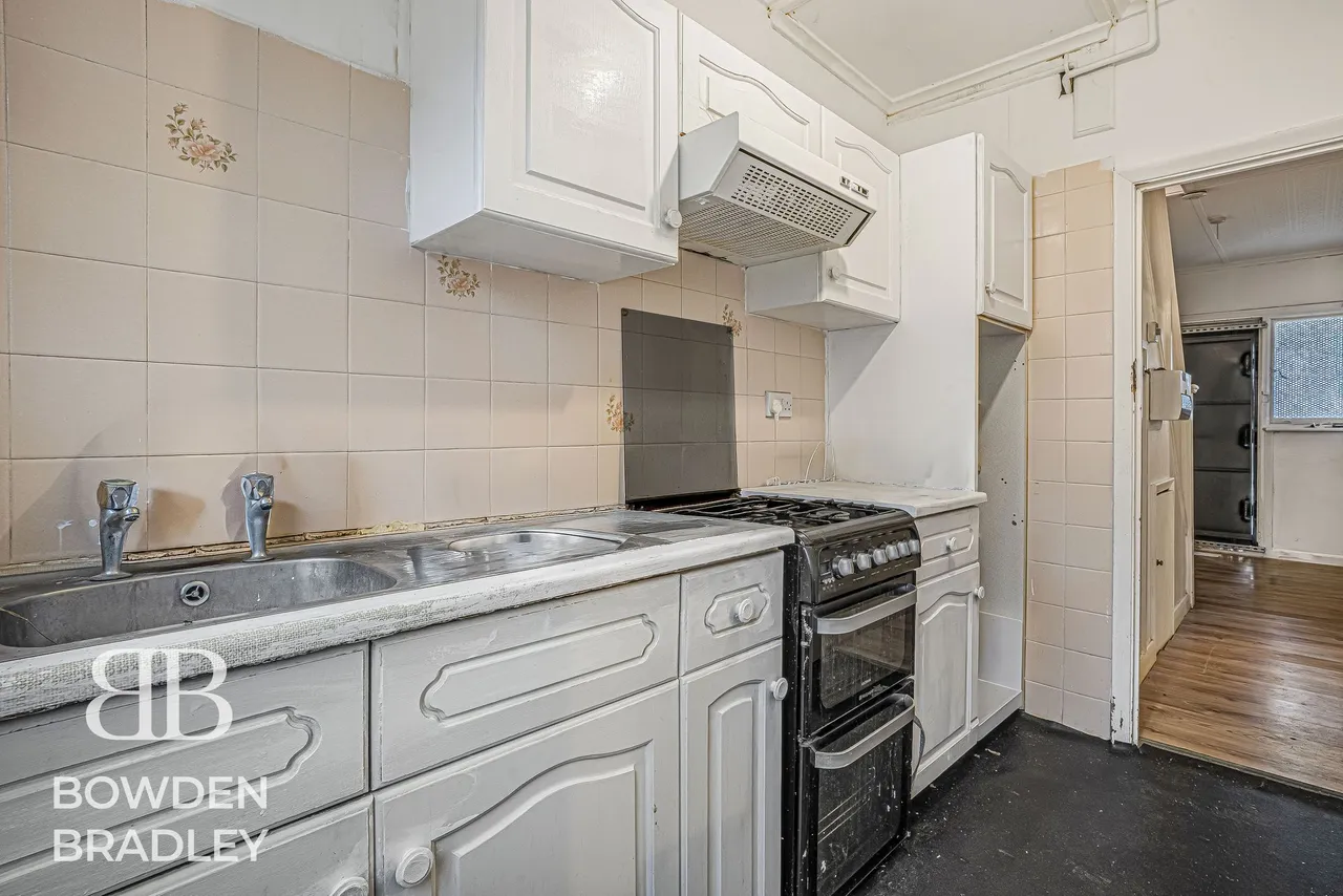 Tiverton Avenue, Clayhall, IG5, photo 5