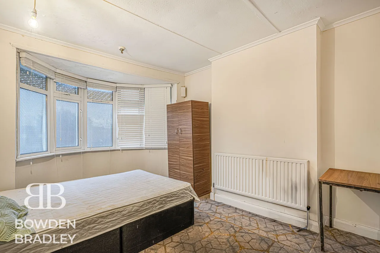 Tiverton Avenue, Clayhall, IG5, photo 9