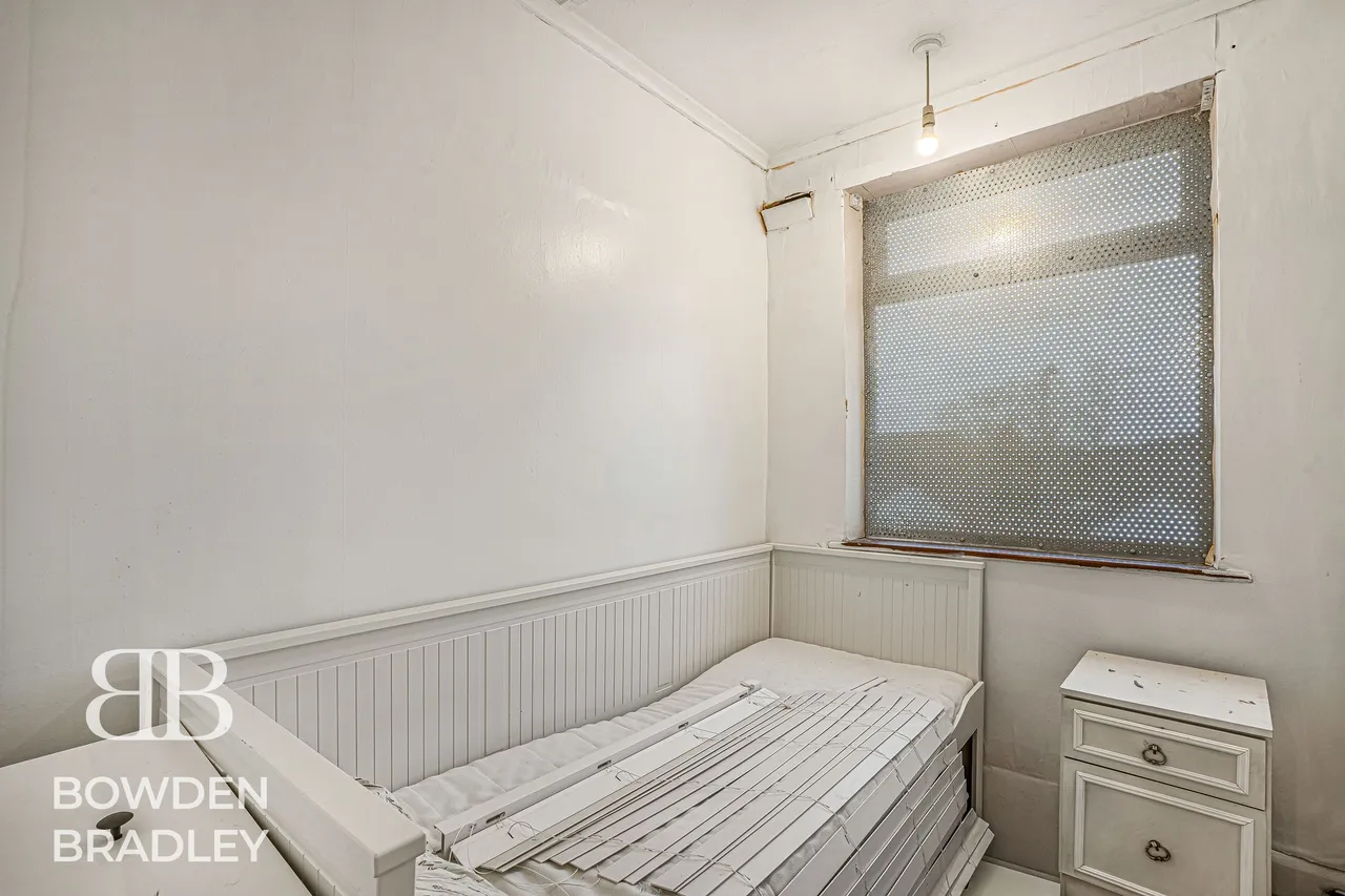 Tiverton Avenue, Clayhall, IG5, photo 12