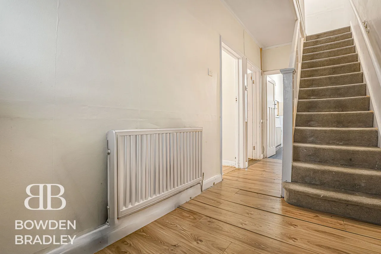 Tiverton Avenue, Clayhall, IG5, photo 6