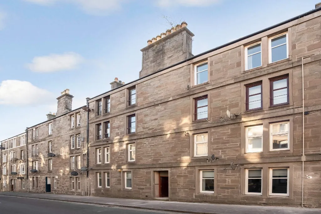 2 bed flat to rent, Baldovan Terrace, Stobswell, DD4