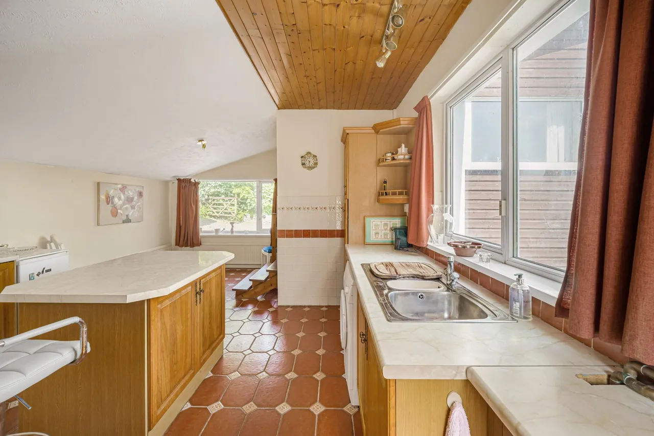 Cowbridge Road, Cardiff, CF5, photo 10