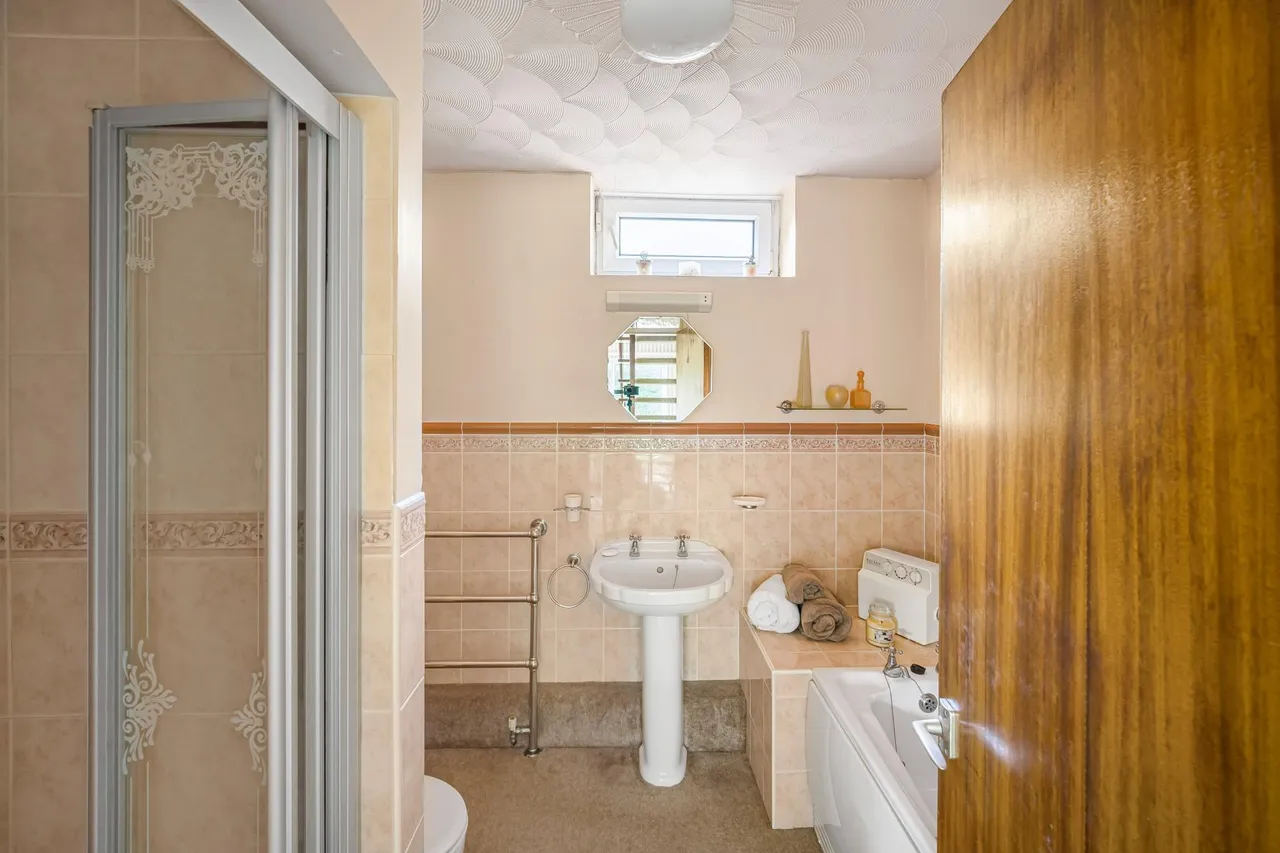 Cowbridge Road, Cardiff, CF5, photo 22
