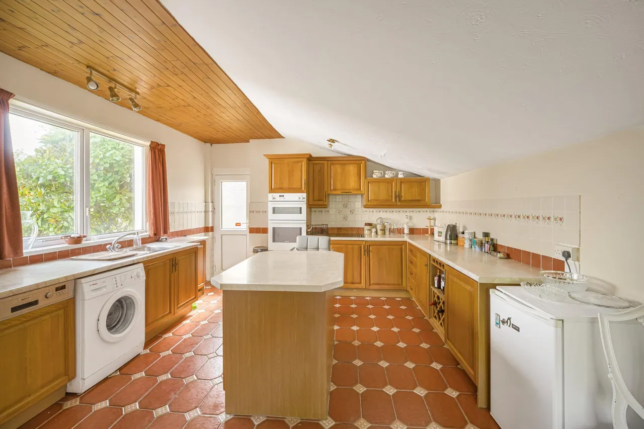 Cowbridge Road, Cardiff, CF5, photo 12
