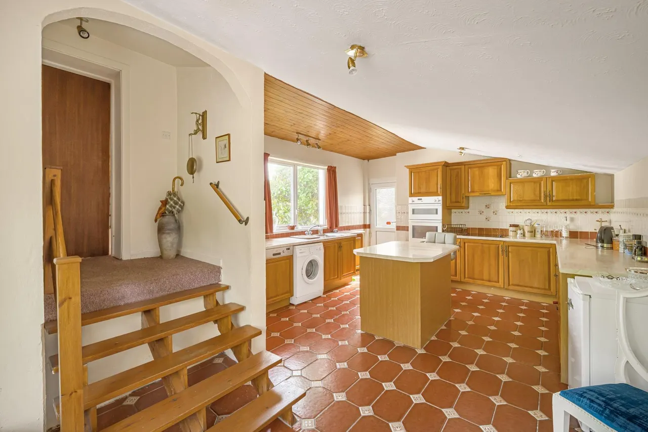 Cowbridge Road, Cardiff, CF5, photo 9