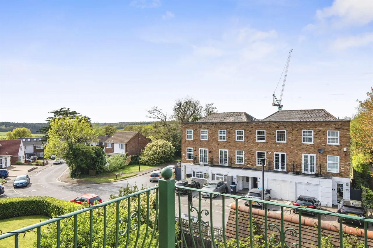 The Ridgeway, Enfield, EN2, photo 2