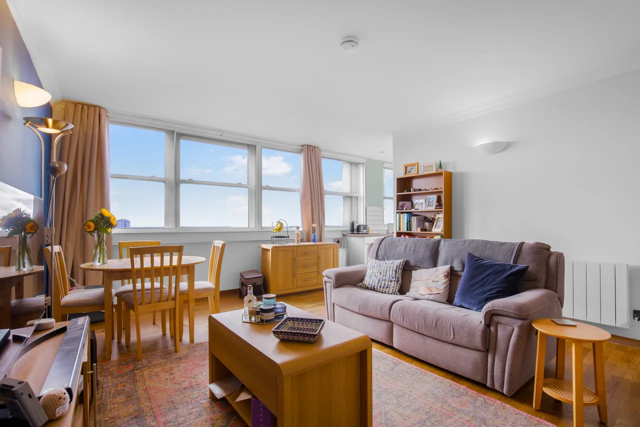 2 bed flat for sale — Whitehorse Road, Croydon, CR0